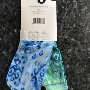 Woman’s knee Hi’s